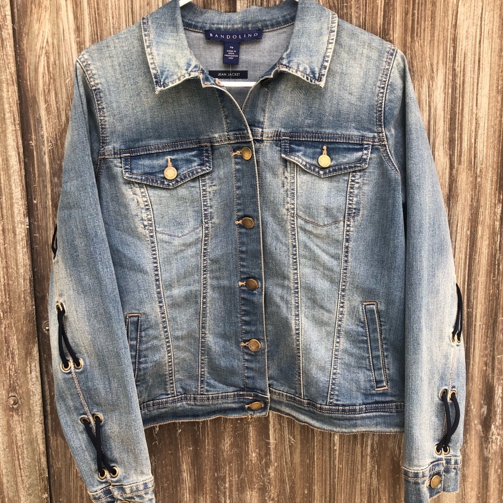 NWT Bandolino Classic Fit Denim Jean Jacket WOMENS size Petite Medium‎